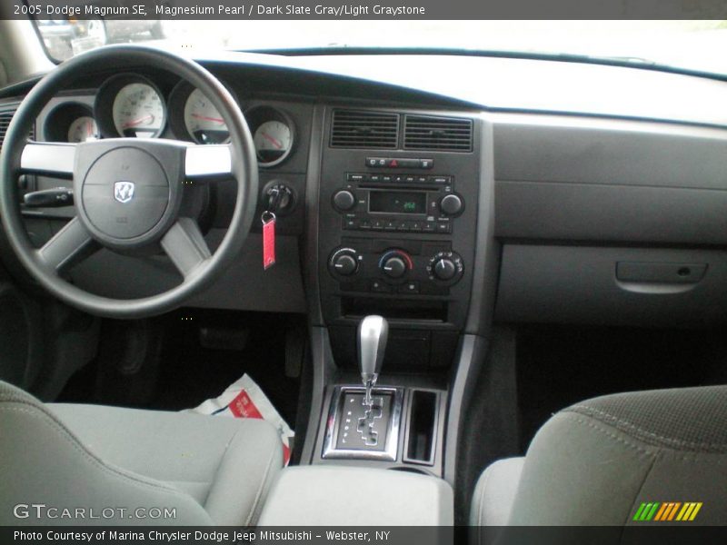 Magnesium Pearl / Dark Slate Gray/Light Graystone 2005 Dodge Magnum SE