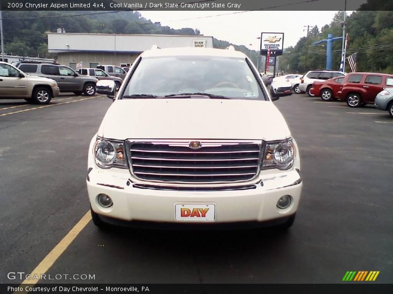 Cool Vanilla / Dark Slate Gray/Light Slate Gray 2009 Chrysler Aspen Limited 4x4