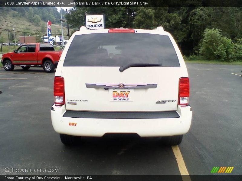 Cool Vanilla / Dark Slate Gray/Light Slate Gray 2009 Chrysler Aspen Limited 4x4