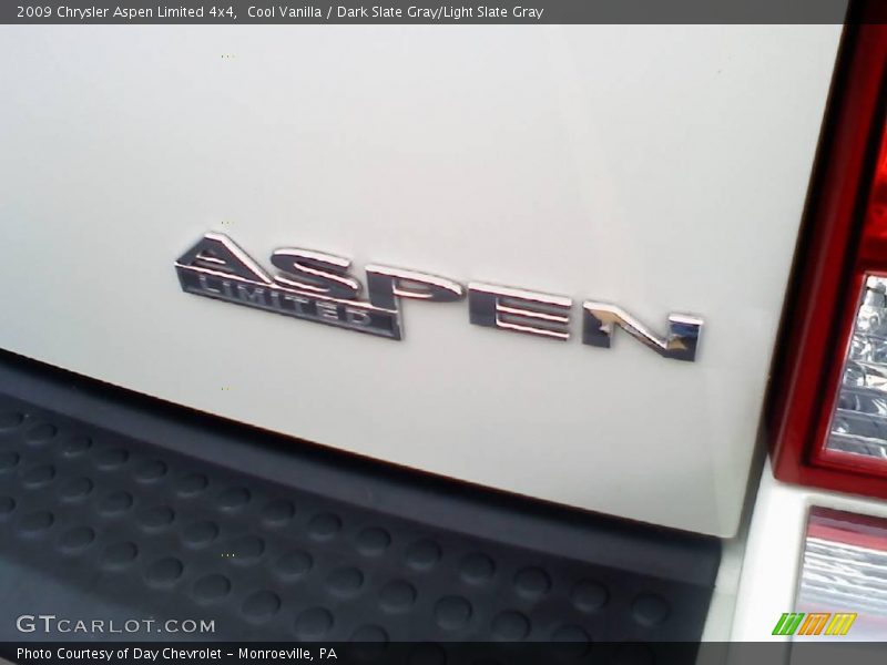 Cool Vanilla / Dark Slate Gray/Light Slate Gray 2009 Chrysler Aspen Limited 4x4