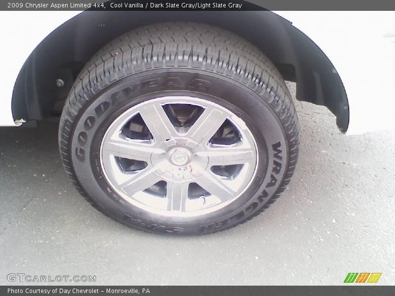 Cool Vanilla / Dark Slate Gray/Light Slate Gray 2009 Chrysler Aspen Limited 4x4