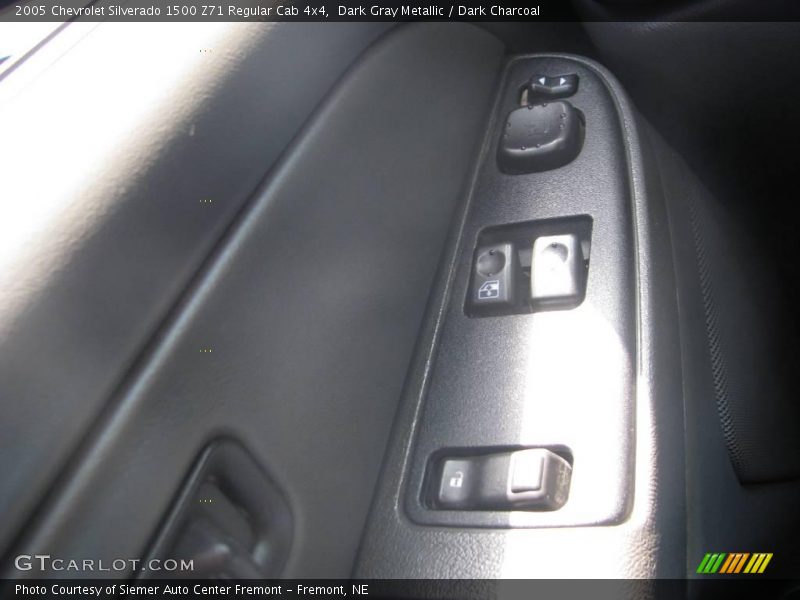 Dark Gray Metallic / Dark Charcoal 2005 Chevrolet Silverado 1500 Z71 Regular Cab 4x4