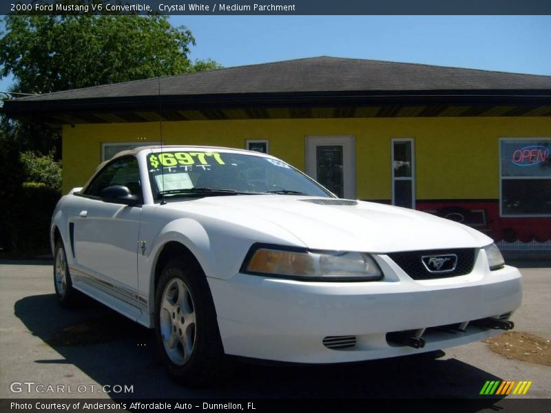 Crystal White / Medium Parchment 2000 Ford Mustang V6 Convertible