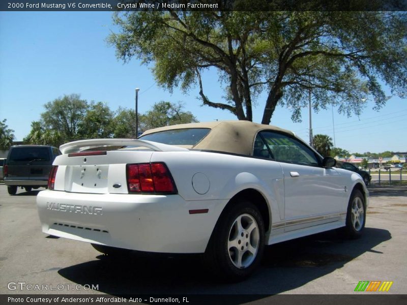 Crystal White / Medium Parchment 2000 Ford Mustang V6 Convertible
