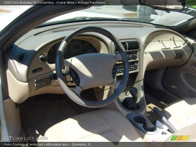 Crystal White / Medium Parchment 2000 Ford Mustang V6 Convertible