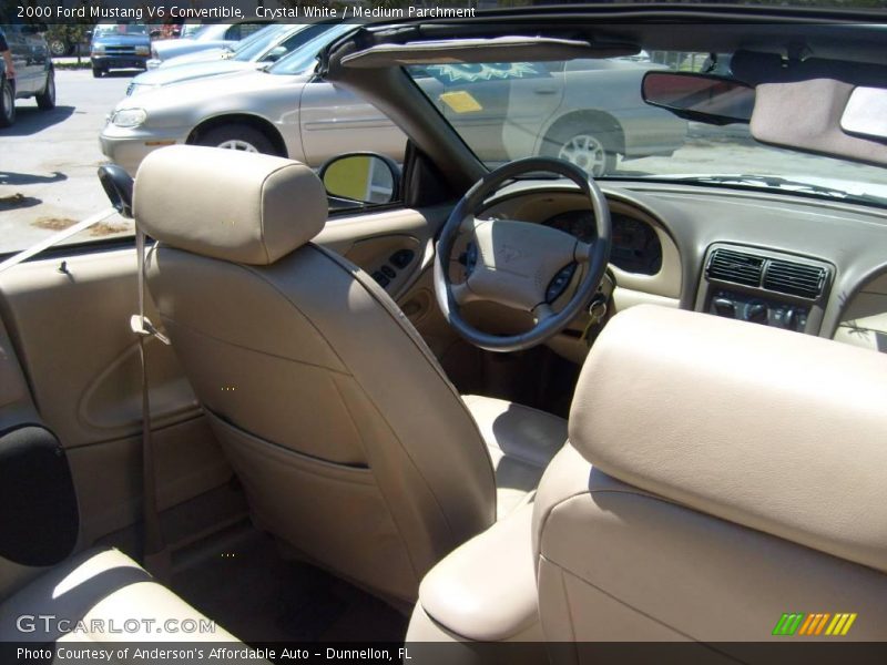 Crystal White / Medium Parchment 2000 Ford Mustang V6 Convertible