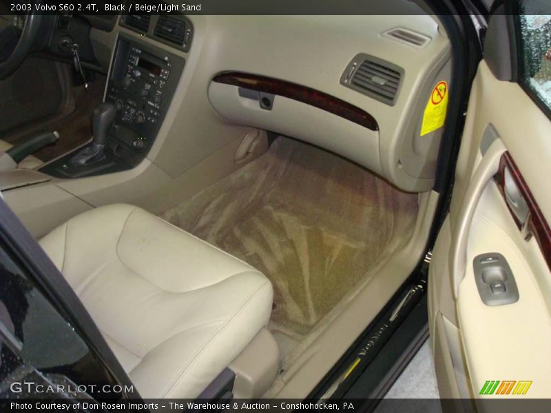Black / Beige/Light Sand 2003 Volvo S60 2.4T