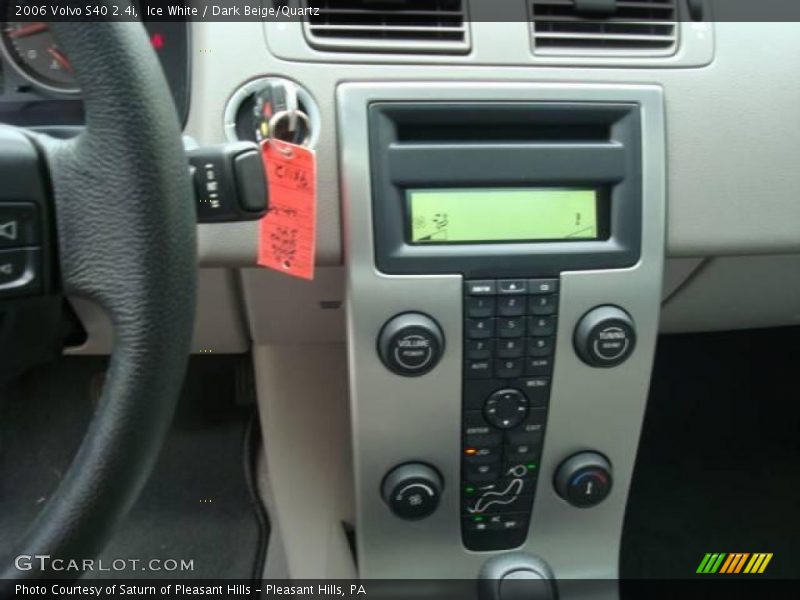 Ice White / Dark Beige/Quartz 2006 Volvo S40 2.4i