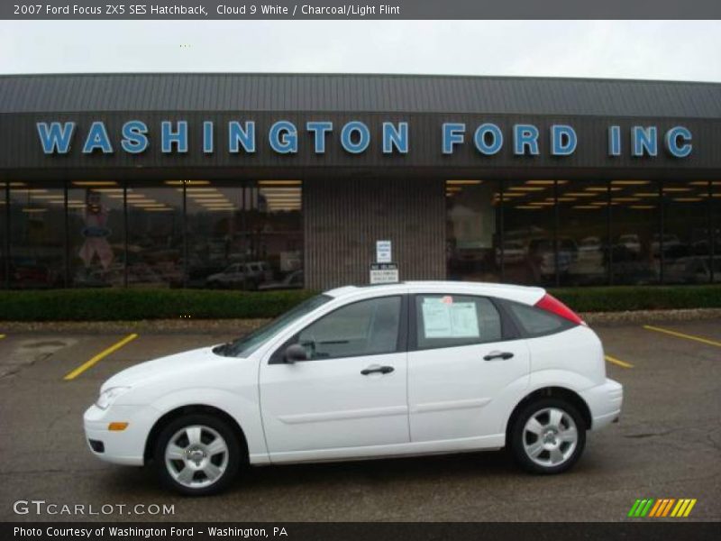 Cloud 9 White / Charcoal/Light Flint 2007 Ford Focus ZX5 SES Hatchback