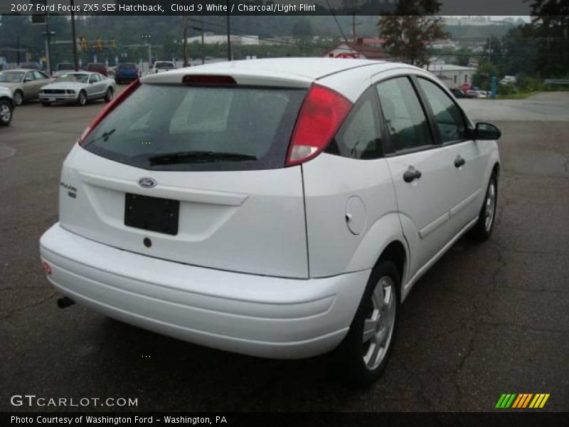 Cloud 9 White / Charcoal/Light Flint 2007 Ford Focus ZX5 SES Hatchback