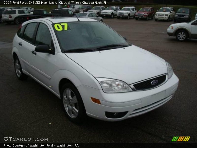 Cloud 9 White / Charcoal/Light Flint 2007 Ford Focus ZX5 SES Hatchback