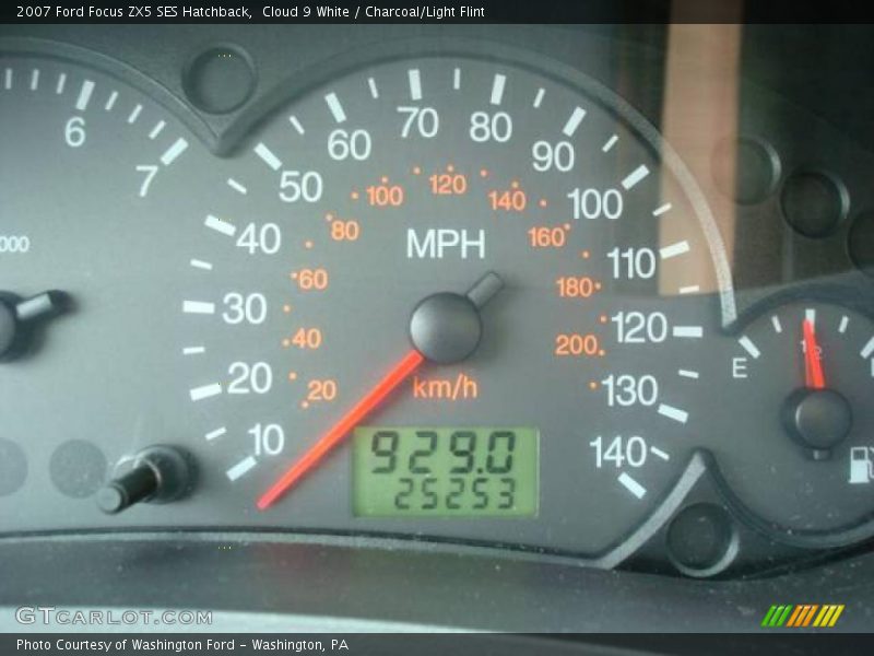 Cloud 9 White / Charcoal/Light Flint 2007 Ford Focus ZX5 SES Hatchback