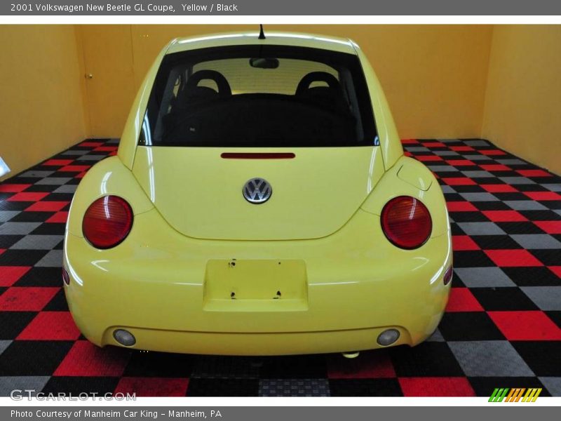 Yellow / Black 2001 Volkswagen New Beetle GL Coupe