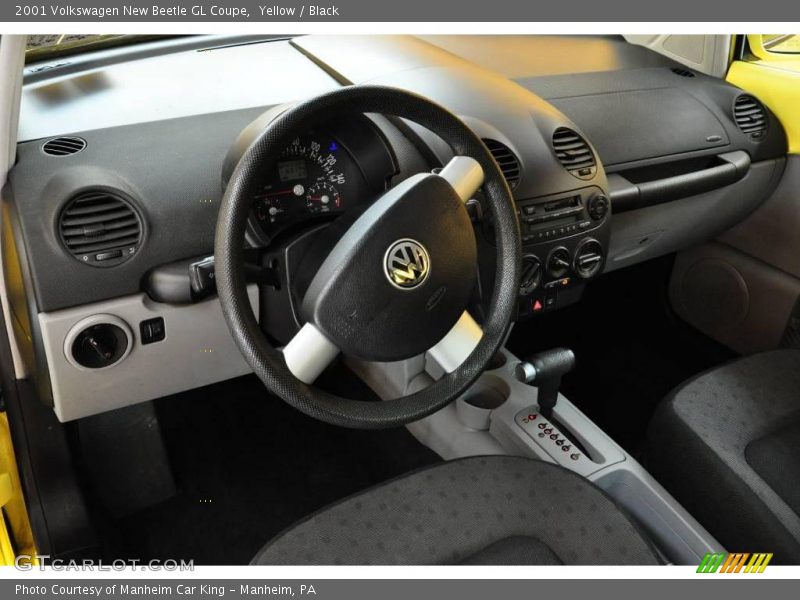 Yellow / Black 2001 Volkswagen New Beetle GL Coupe