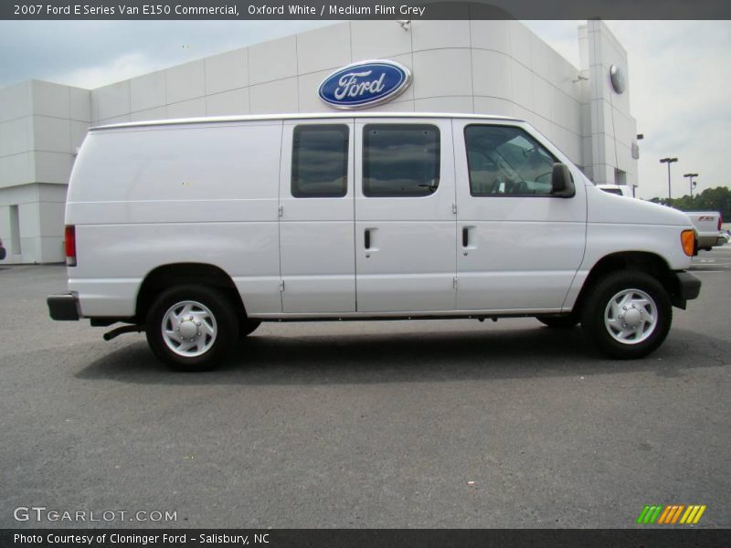 Oxford White / Medium Flint Grey 2007 Ford E Series Van E150 Commercial