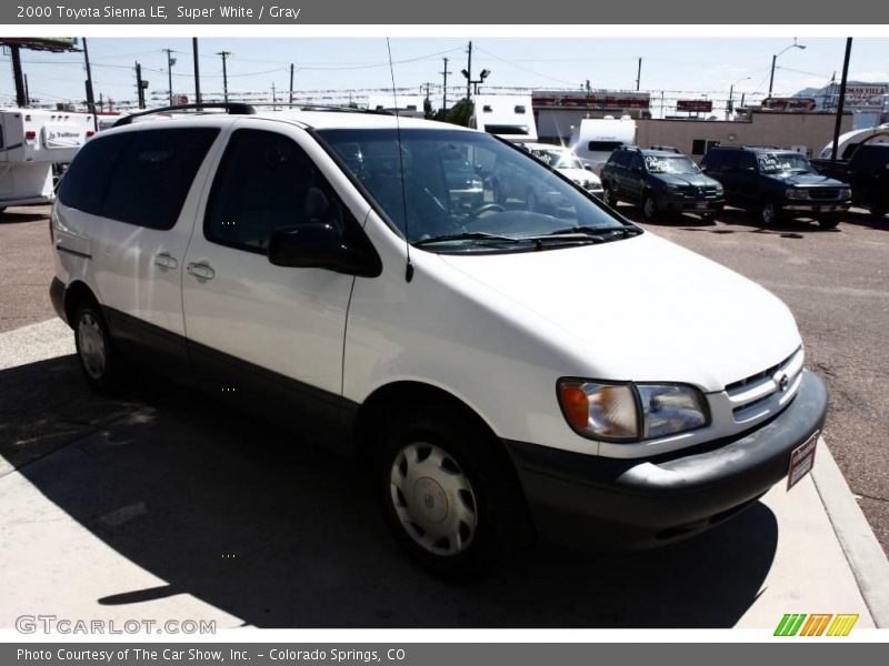 Super White / Gray 2000 Toyota Sienna LE