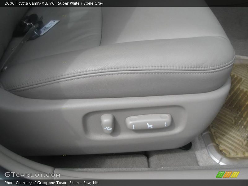 Super White / Stone Gray 2006 Toyota Camry XLE V6