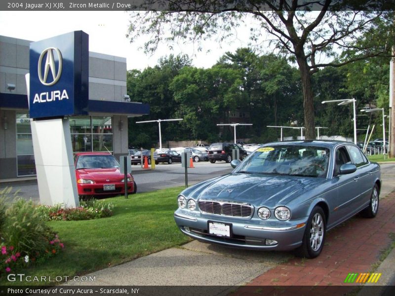 Zircon Metallic / Dove 2004 Jaguar XJ XJ8