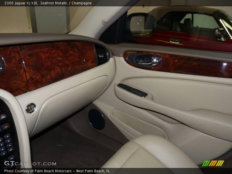 Seafrost Metallic / Champagne 2006 Jaguar XJ XJ8
