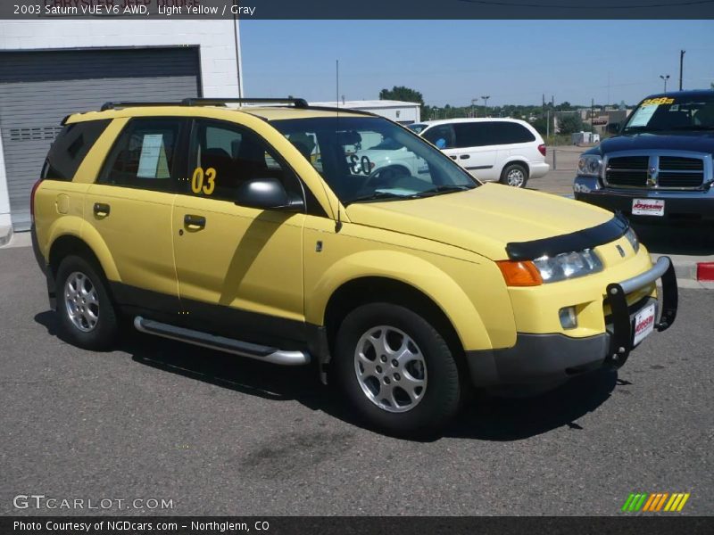 Light Yellow / Gray 2003 Saturn VUE V6 AWD