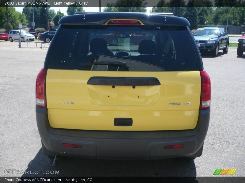 Light Yellow / Gray 2003 Saturn VUE V6 AWD