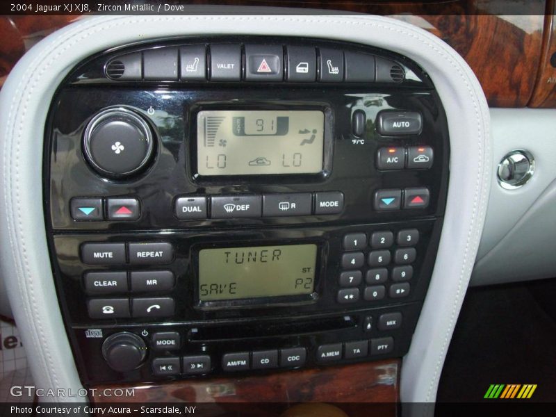 Zircon Metallic / Dove 2004 Jaguar XJ XJ8
