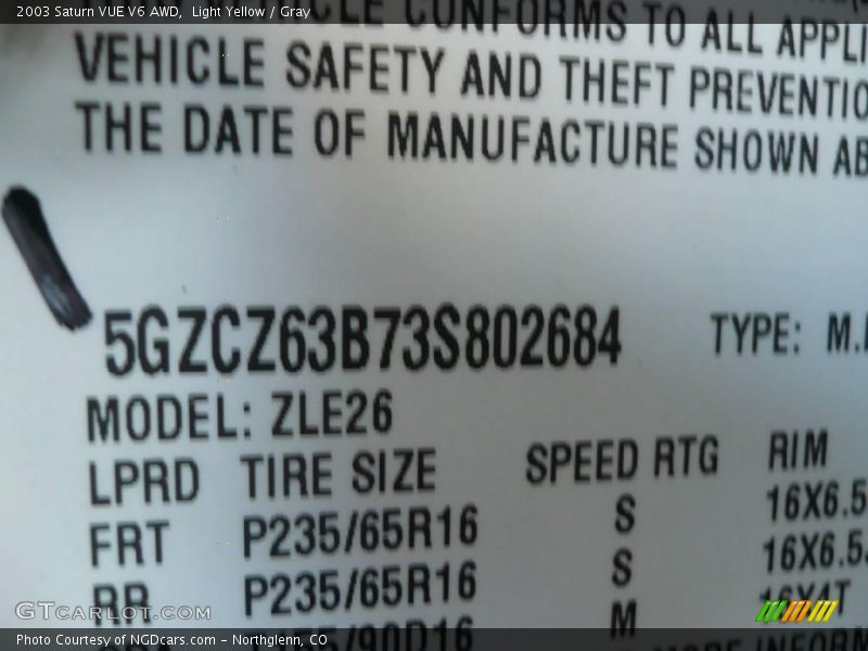 Light Yellow / Gray 2003 Saturn VUE V6 AWD