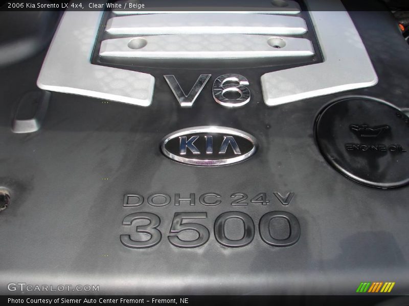 Clear White / Beige 2006 Kia Sorento LX 4x4