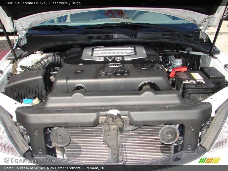 Clear White / Beige 2006 Kia Sorento LX 4x4