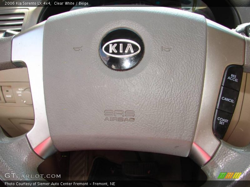 Clear White / Beige 2006 Kia Sorento LX 4x4