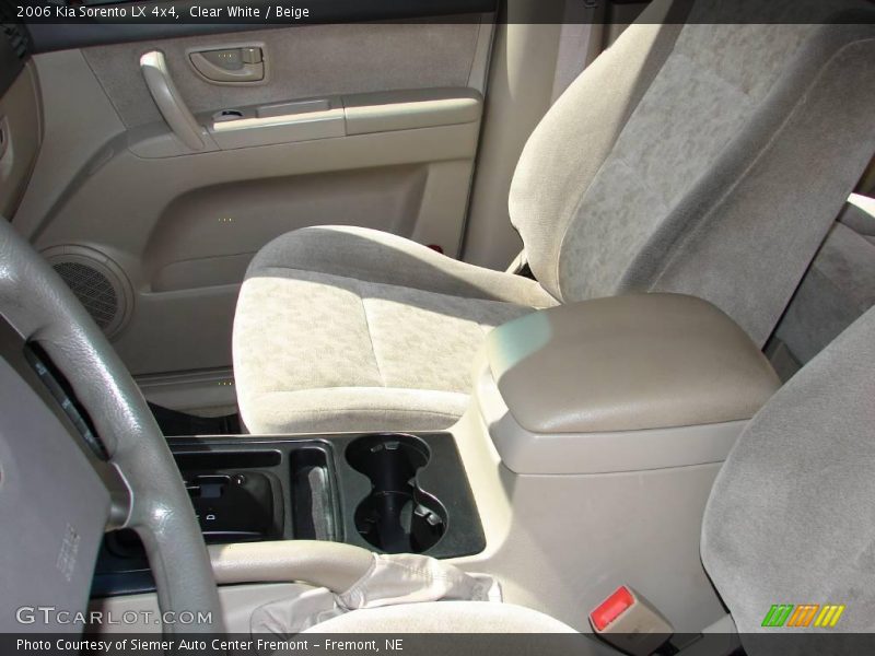 Clear White / Beige 2006 Kia Sorento LX 4x4