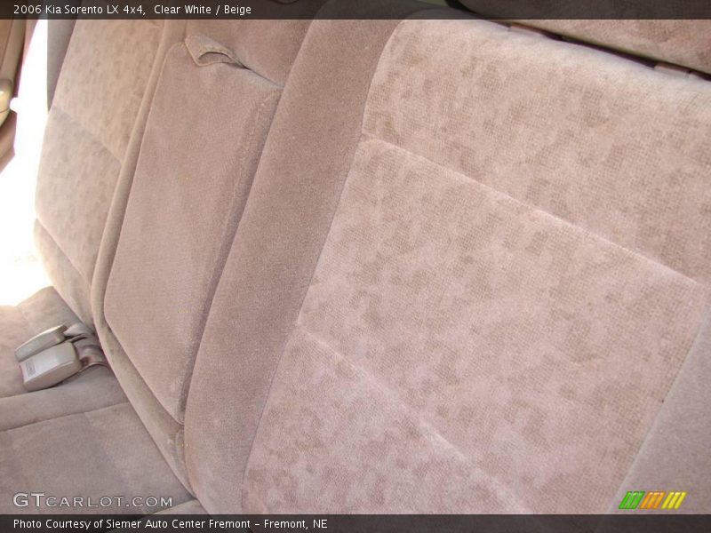 Clear White / Beige 2006 Kia Sorento LX 4x4
