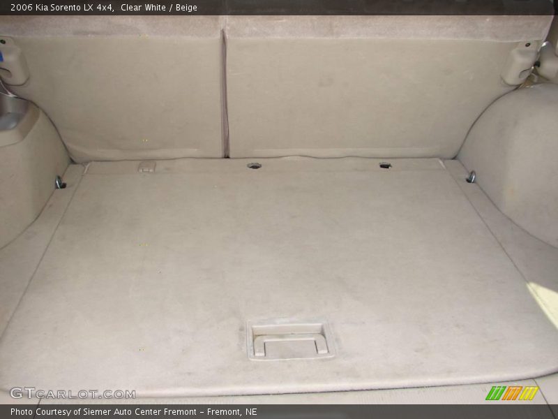 Clear White / Beige 2006 Kia Sorento LX 4x4