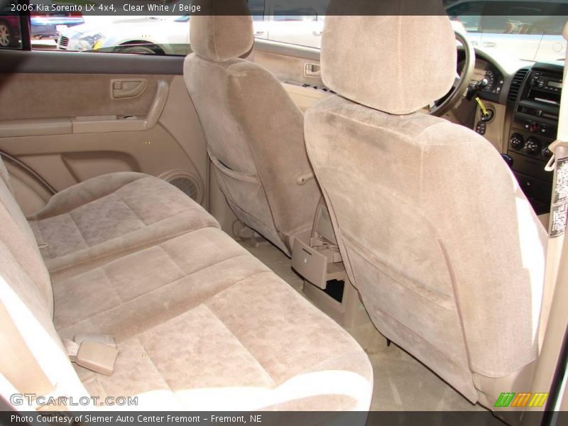 Clear White / Beige 2006 Kia Sorento LX 4x4
