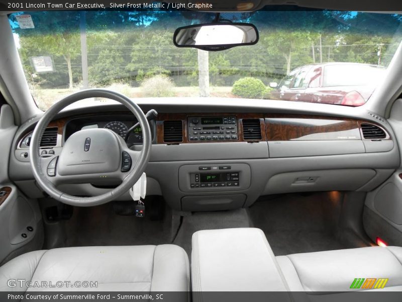 Silver Frost Metallic / Light Graphite 2001 Lincoln Town Car Executive