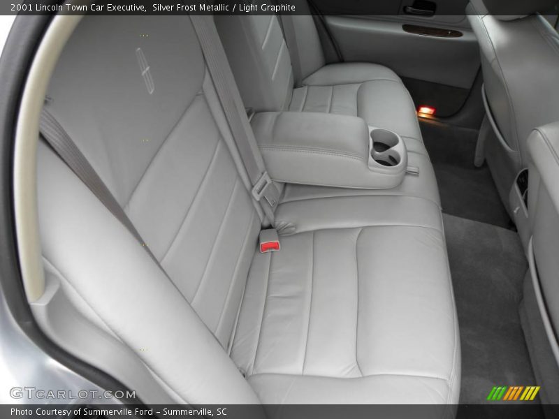 Silver Frost Metallic / Light Graphite 2001 Lincoln Town Car Executive