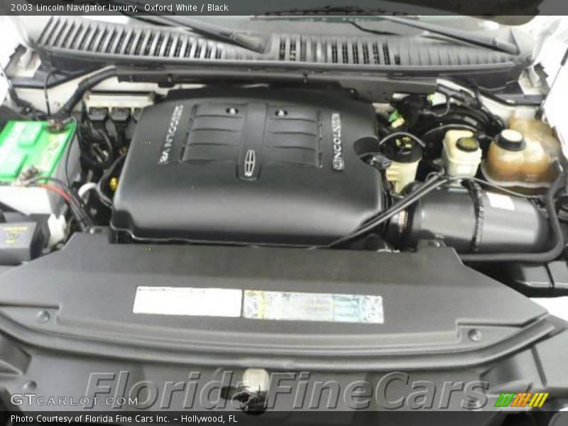 Oxford White / Black 2003 Lincoln Navigator Luxury