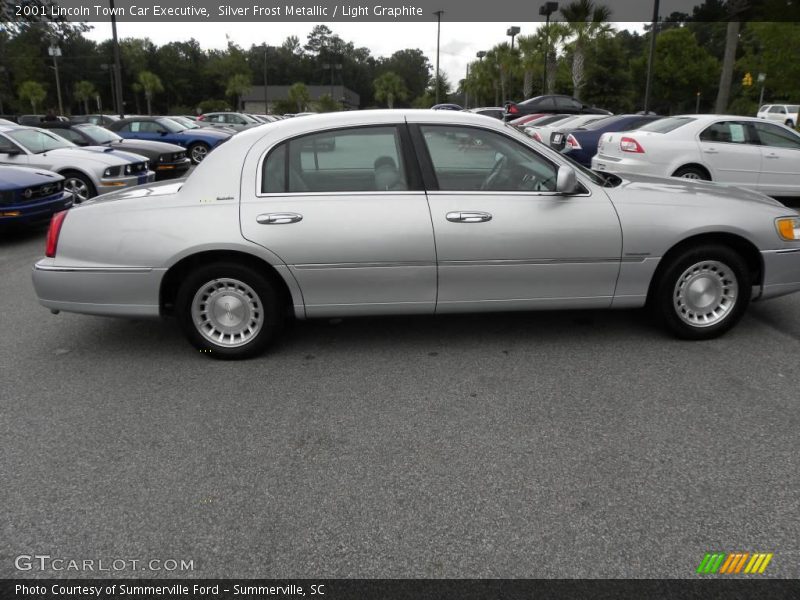 Silver Frost Metallic / Light Graphite 2001 Lincoln Town Car Executive