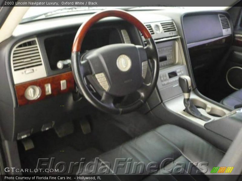 Oxford White / Black 2003 Lincoln Navigator Luxury