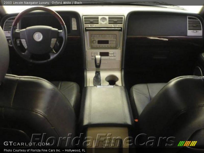 Oxford White / Black 2003 Lincoln Navigator Luxury