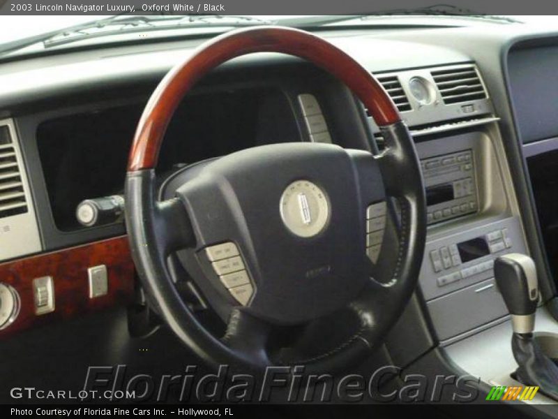 Oxford White / Black 2003 Lincoln Navigator Luxury