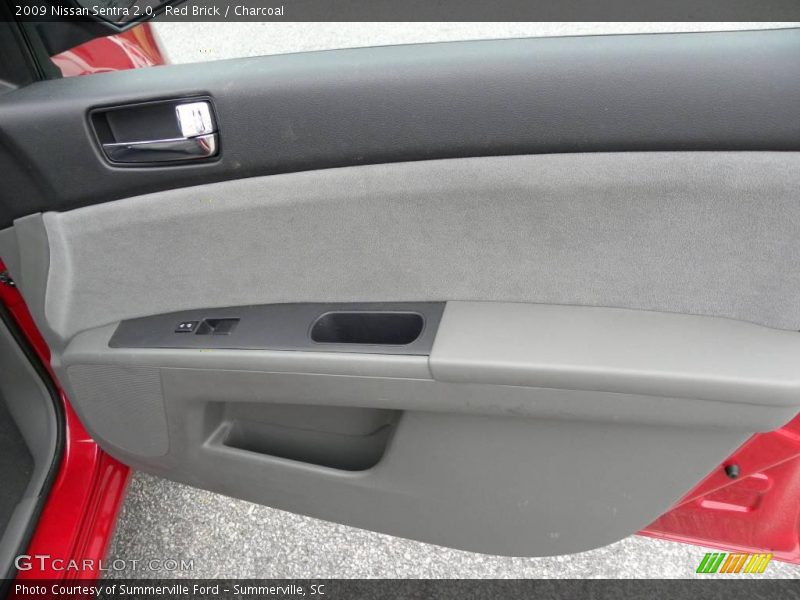 Red Brick / Charcoal 2009 Nissan Sentra 2.0