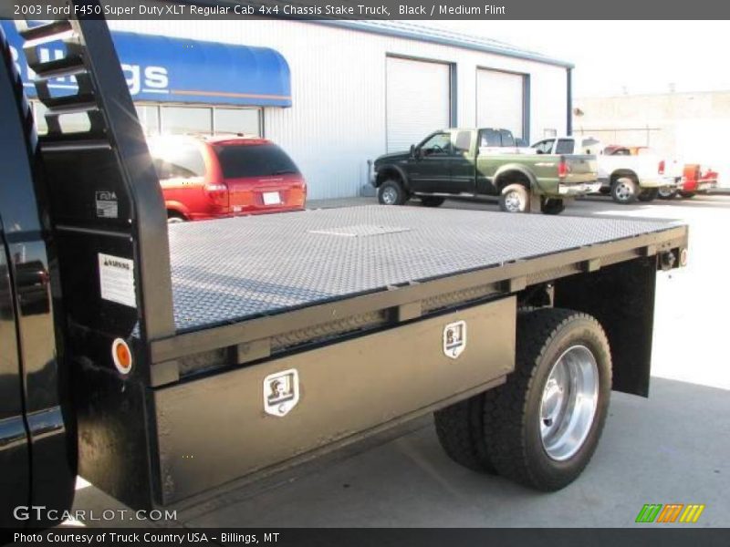 Black / Medium Flint 2003 Ford F450 Super Duty XLT Regular Cab 4x4 Chassis Stake Truck