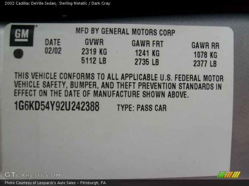Sterling Metallic / Dark Gray 2002 Cadillac DeVille Sedan