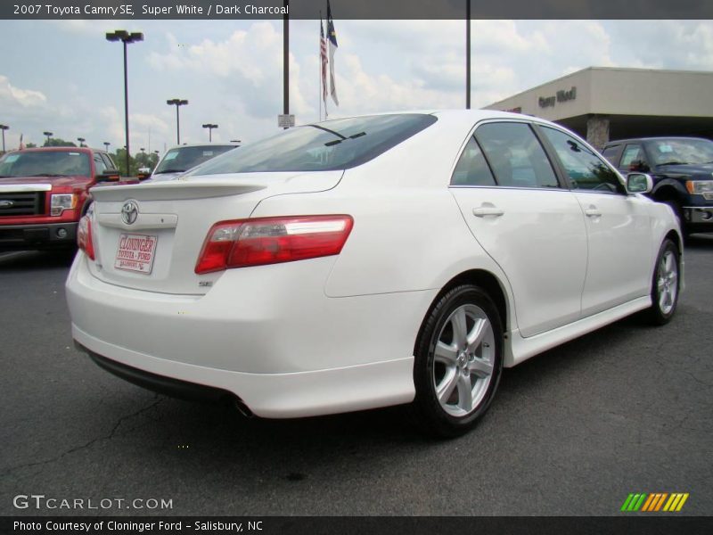 Super White / Dark Charcoal 2007 Toyota Camry SE