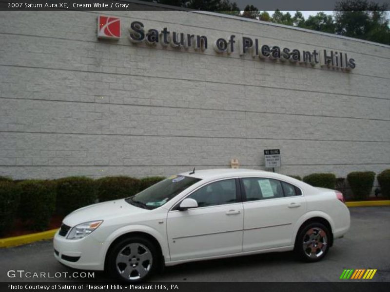 Cream White / Gray 2007 Saturn Aura XE