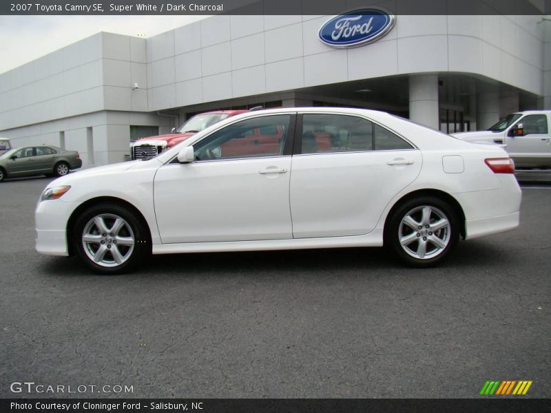 Super White / Dark Charcoal 2007 Toyota Camry SE
