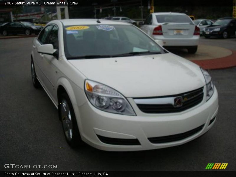 Cream White / Gray 2007 Saturn Aura XE