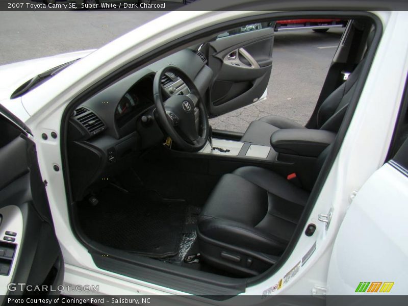 Super White / Dark Charcoal 2007 Toyota Camry SE