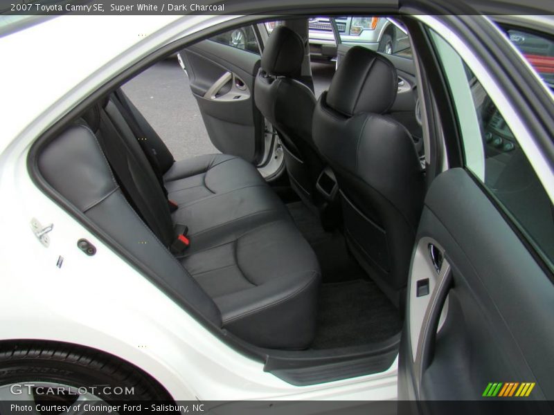 Super White / Dark Charcoal 2007 Toyota Camry SE